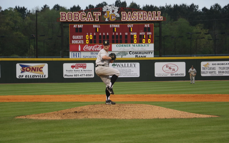 ECCC Splits Doubleheader Between Top 20 Teams