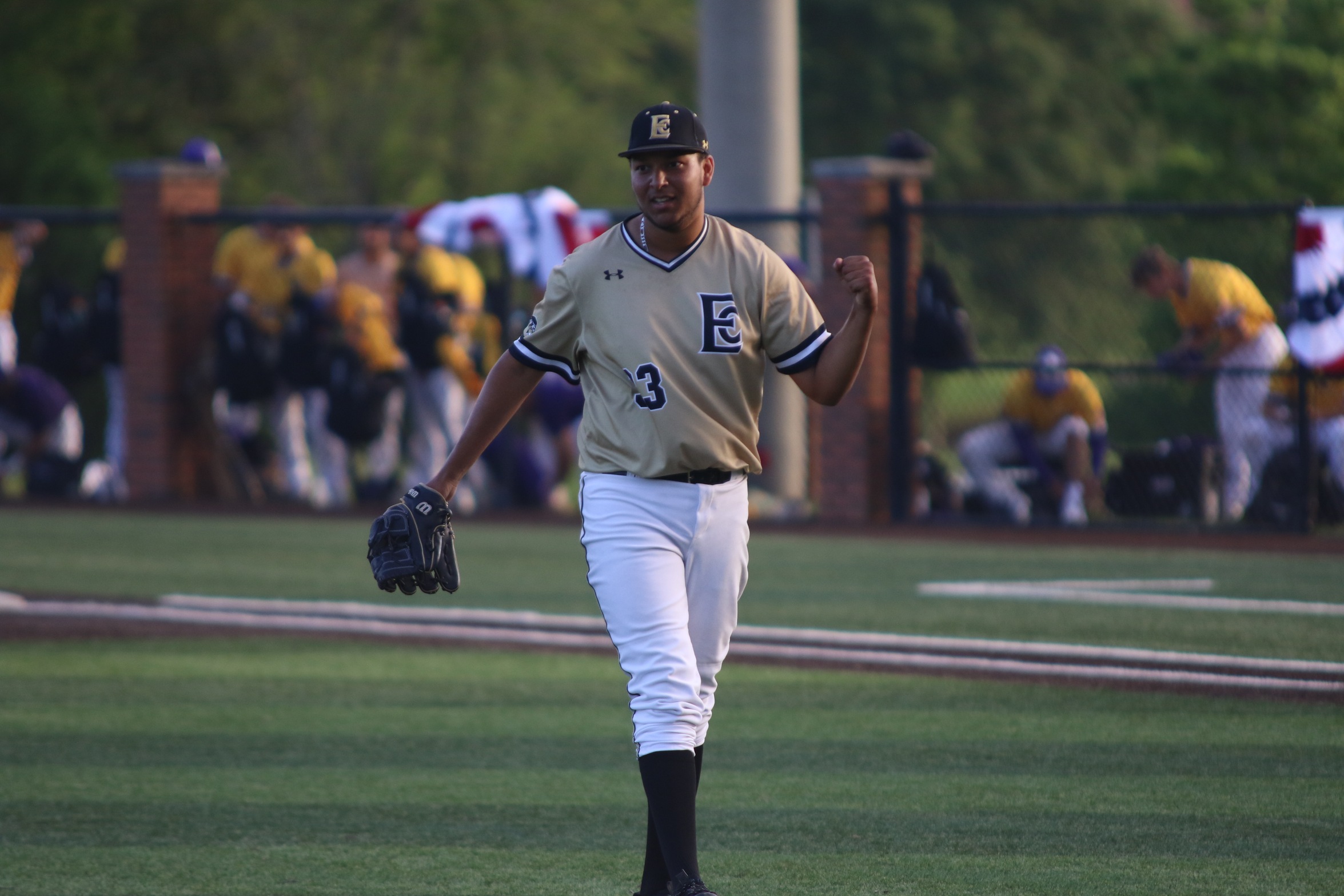 Martin throws complete game in 6-2 ECCC victory