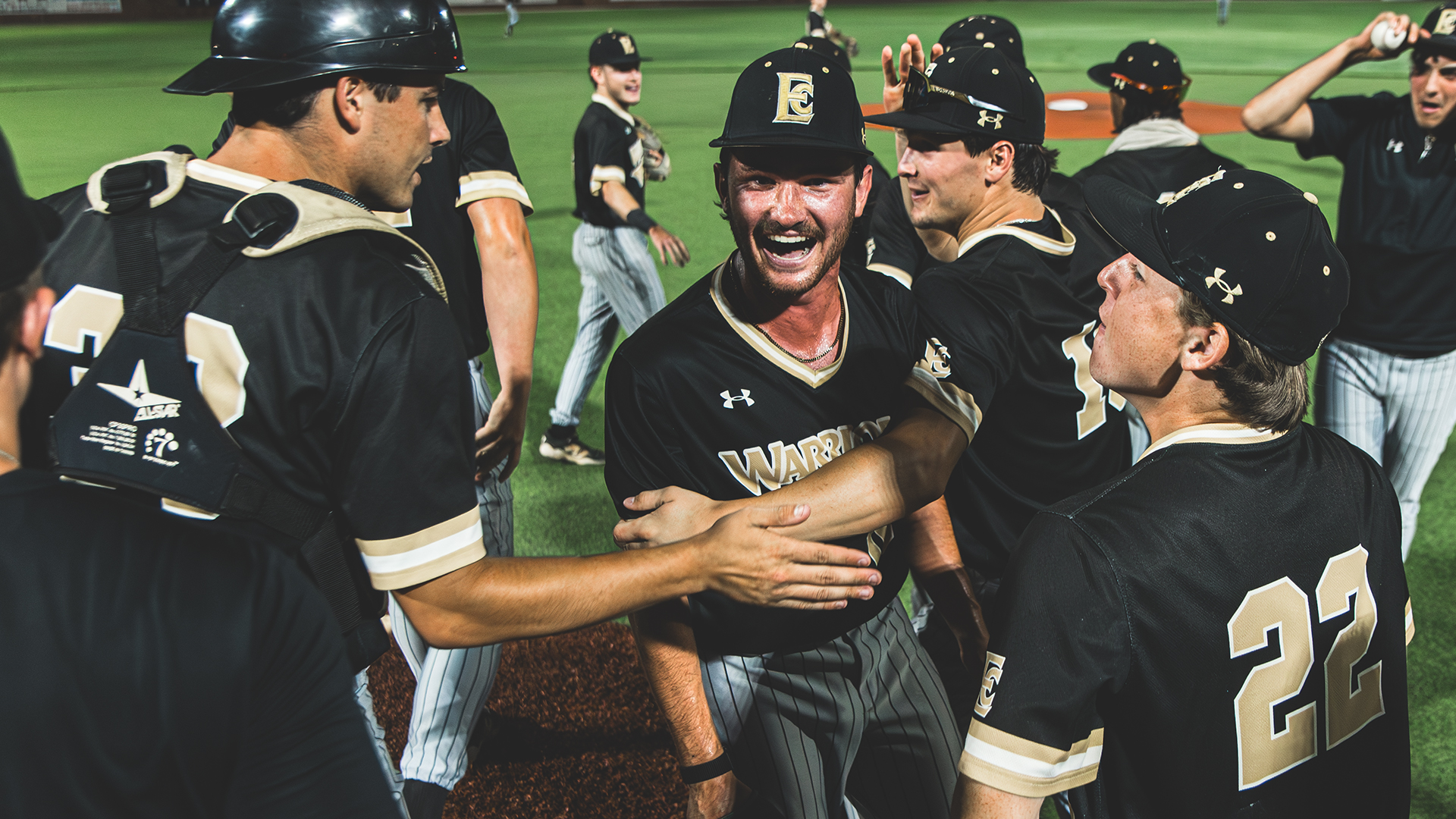 Warriors Sweep Weekend Series, Deliver 600th Career Win for Holliman