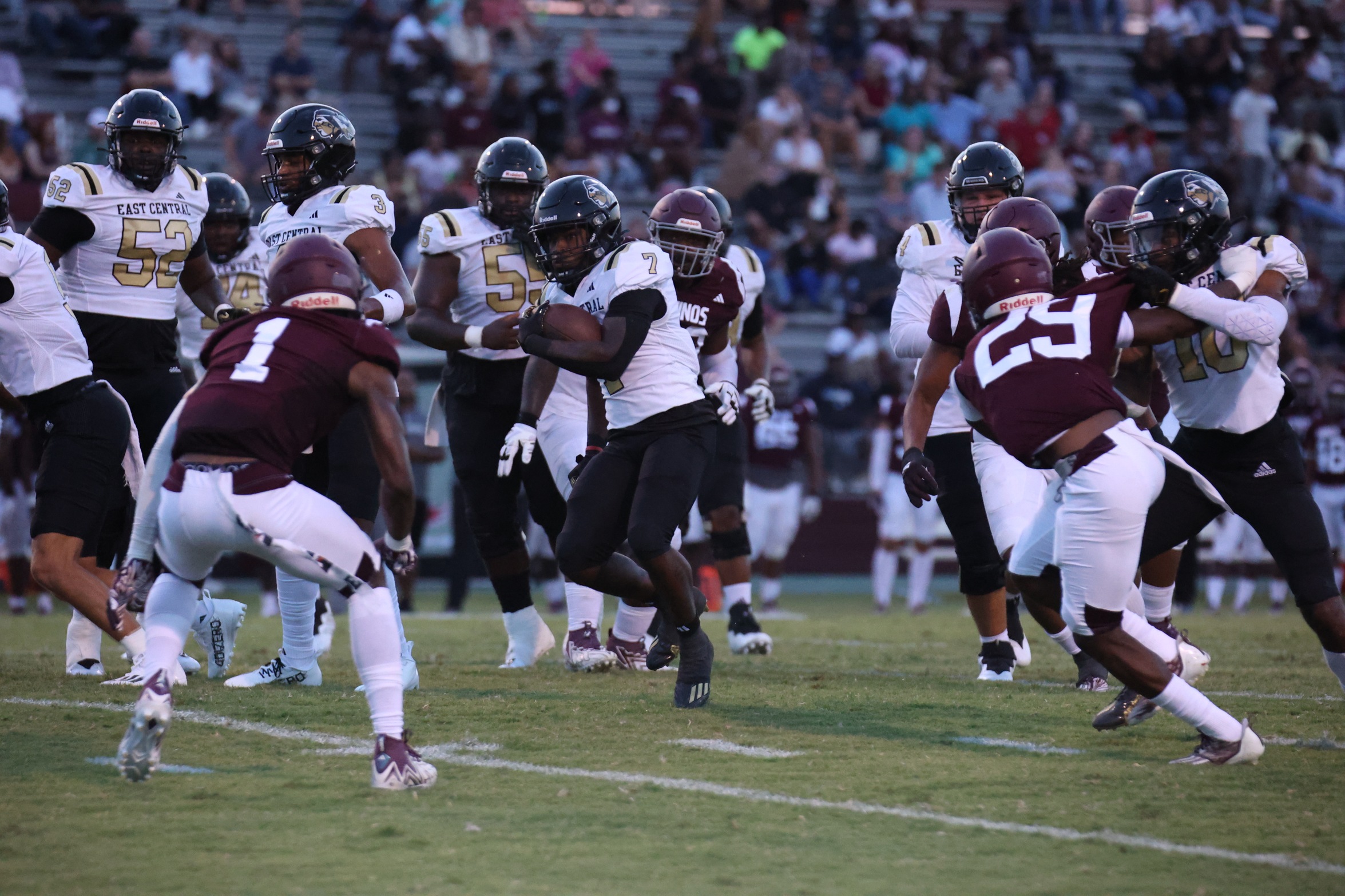 East Central Falls Short Against Hinds, 17-13