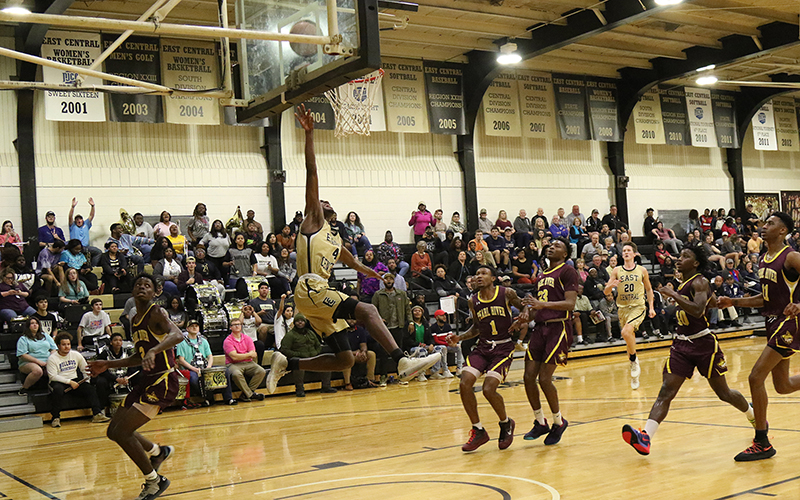 Freshman guard JaMichael Wilson (Rayville, La.) lays in a bucket in East Central&rsquo;s near upset of No. 2 Pearl River. (EC Photo)
