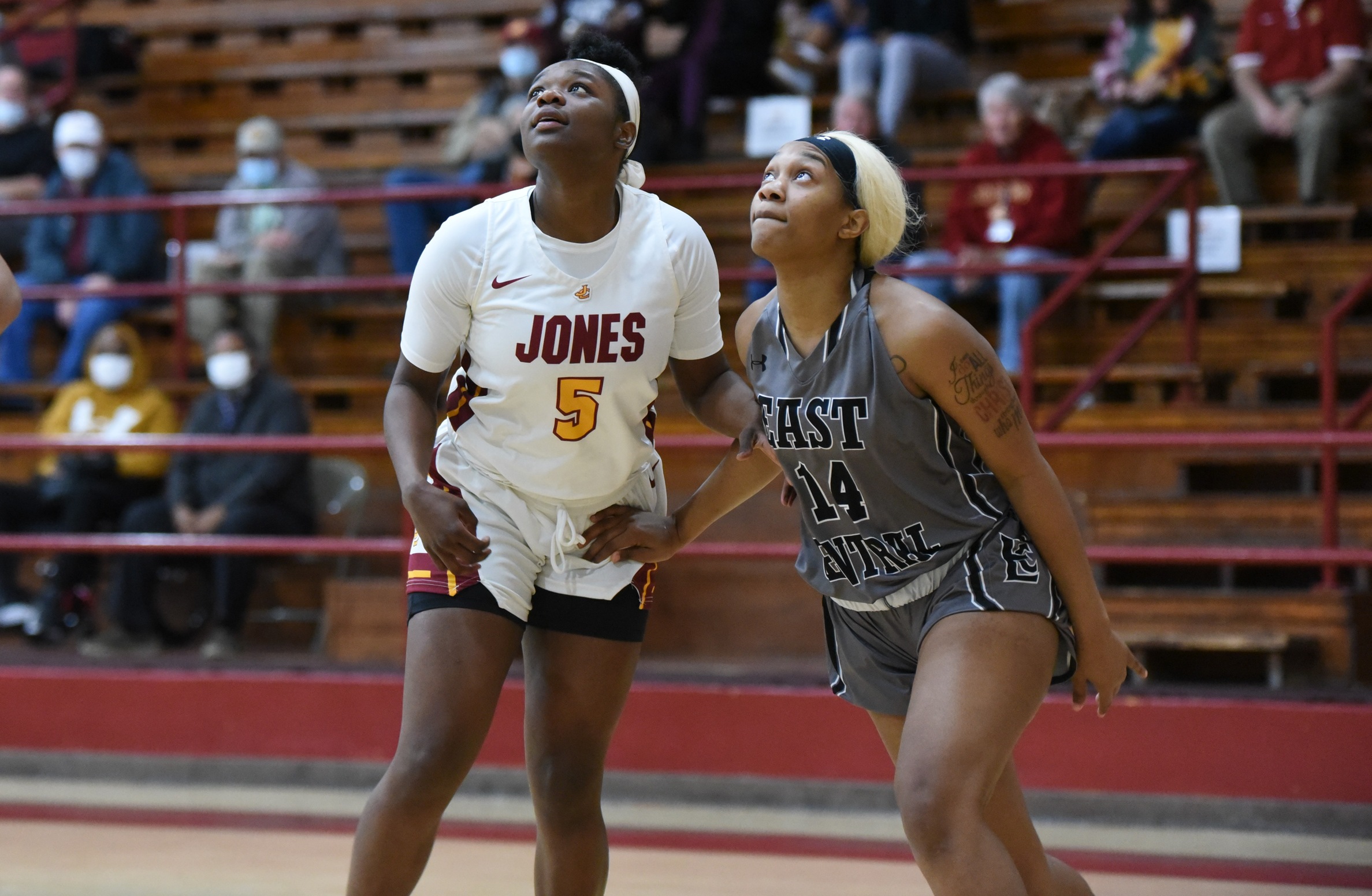 No. 2 Jones College defeats ECCC, 70-49.