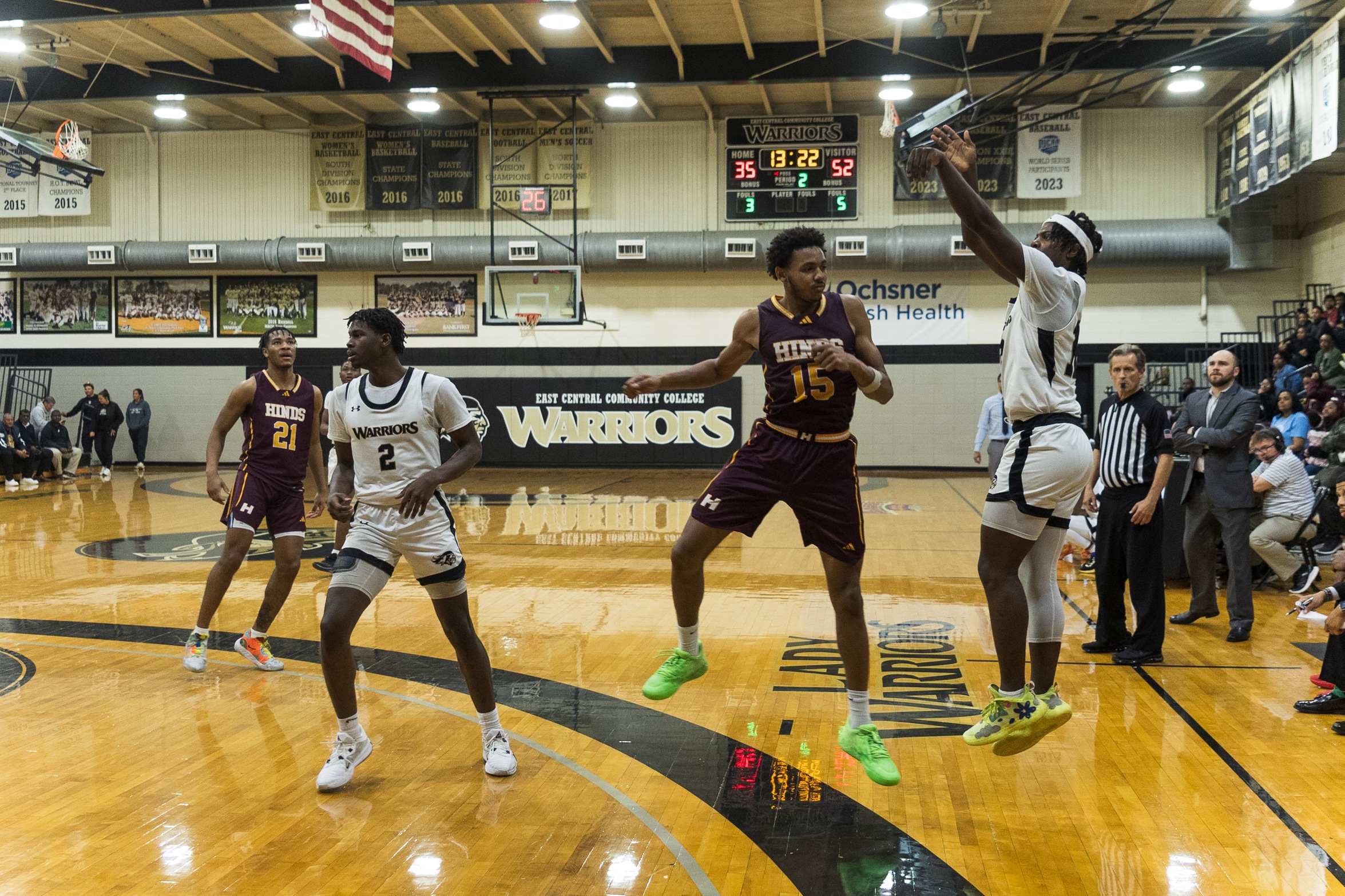 DeMarcus Powe hits a corner three