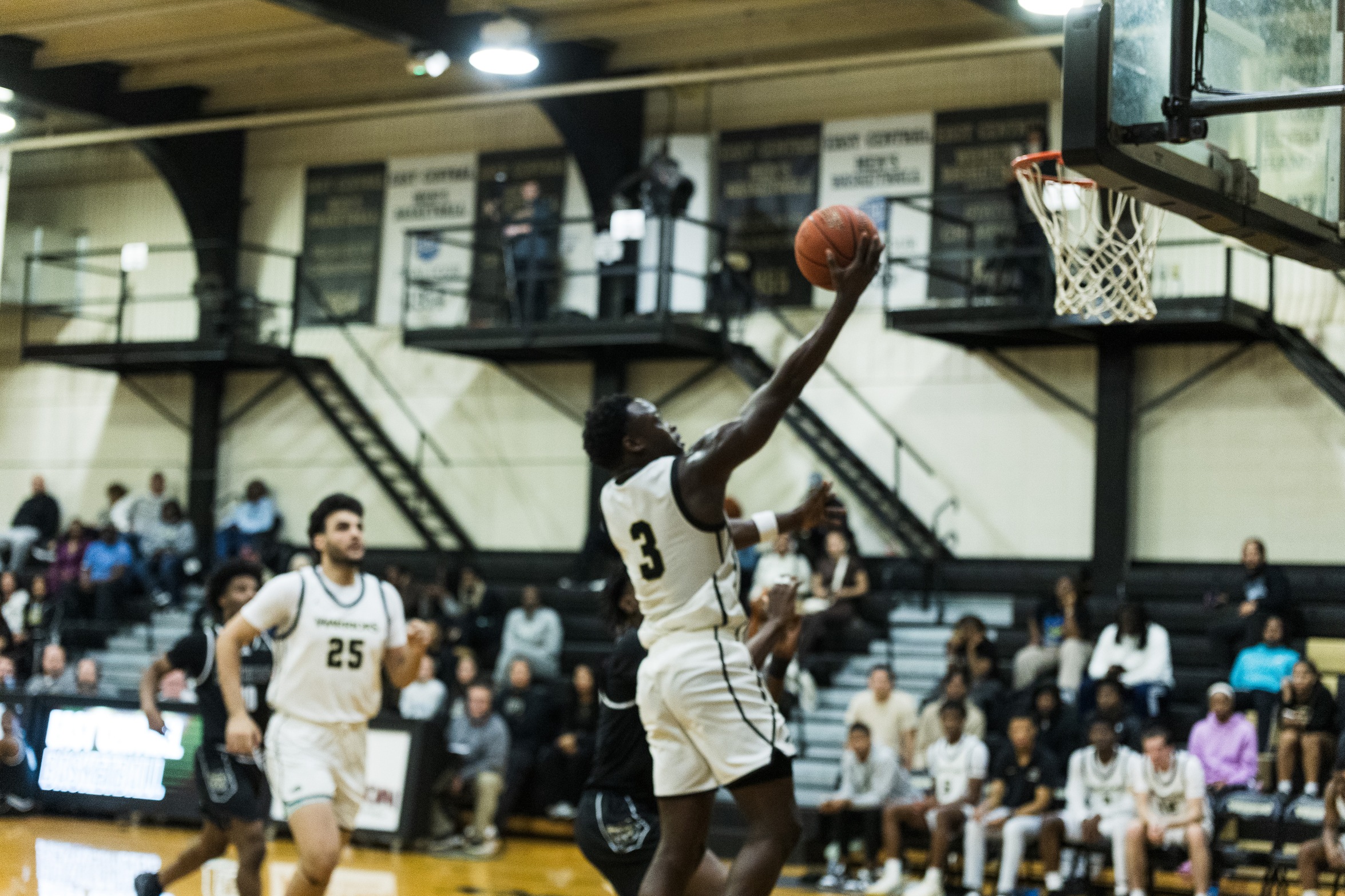 East Central Falls to Undefeated Northeast Mississippi in Conference Opener, Rogers scores 23