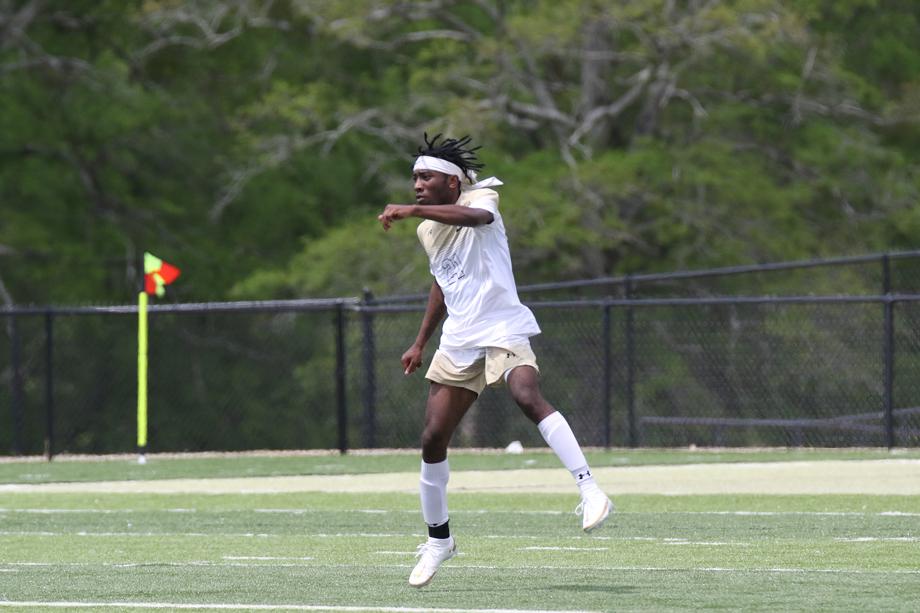 Warriors down Holmes, 2-1