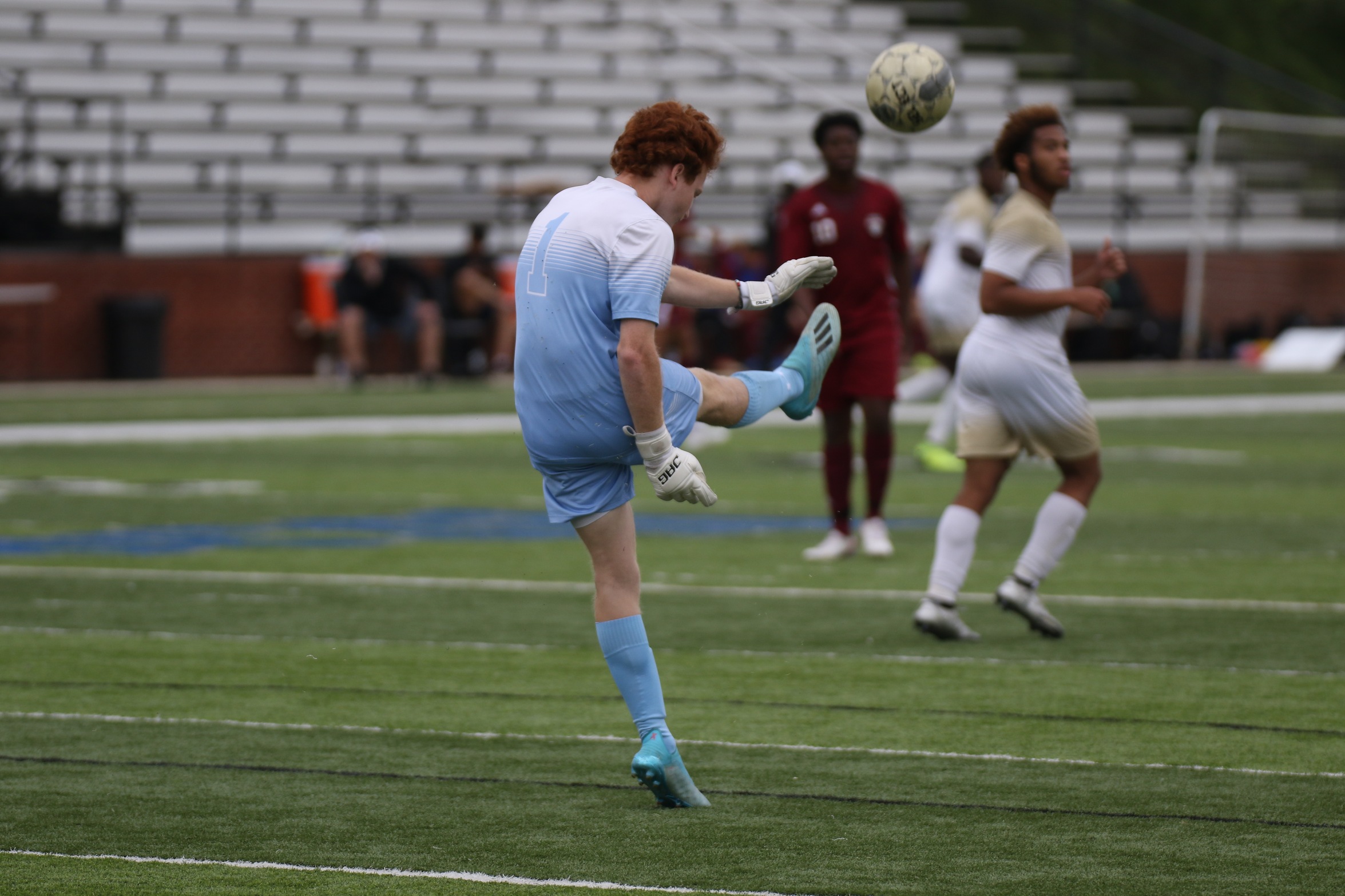 Holmes hangs on to defeat ECCC, 4-2