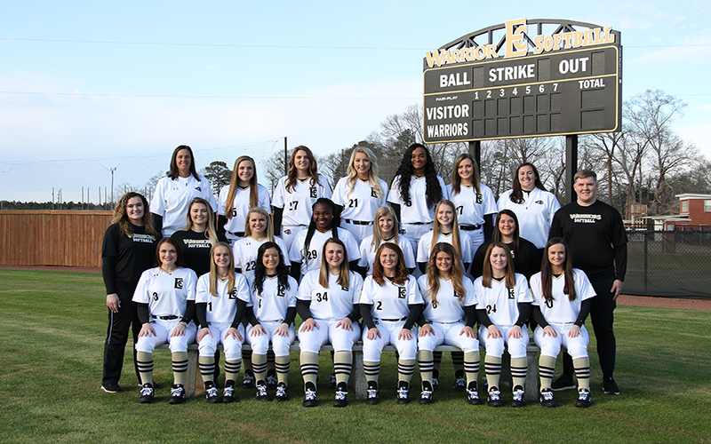 Lady Warriors Blast 10 Homers to Go 2-0 in Hinds Tourney