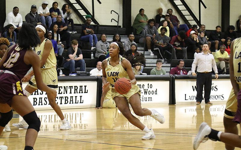 Sophomore guard KeiMoya Walker (Jackson, Murrah) drives the lane in East Central&rsquo;s win over Pearl River. (EC Photo)