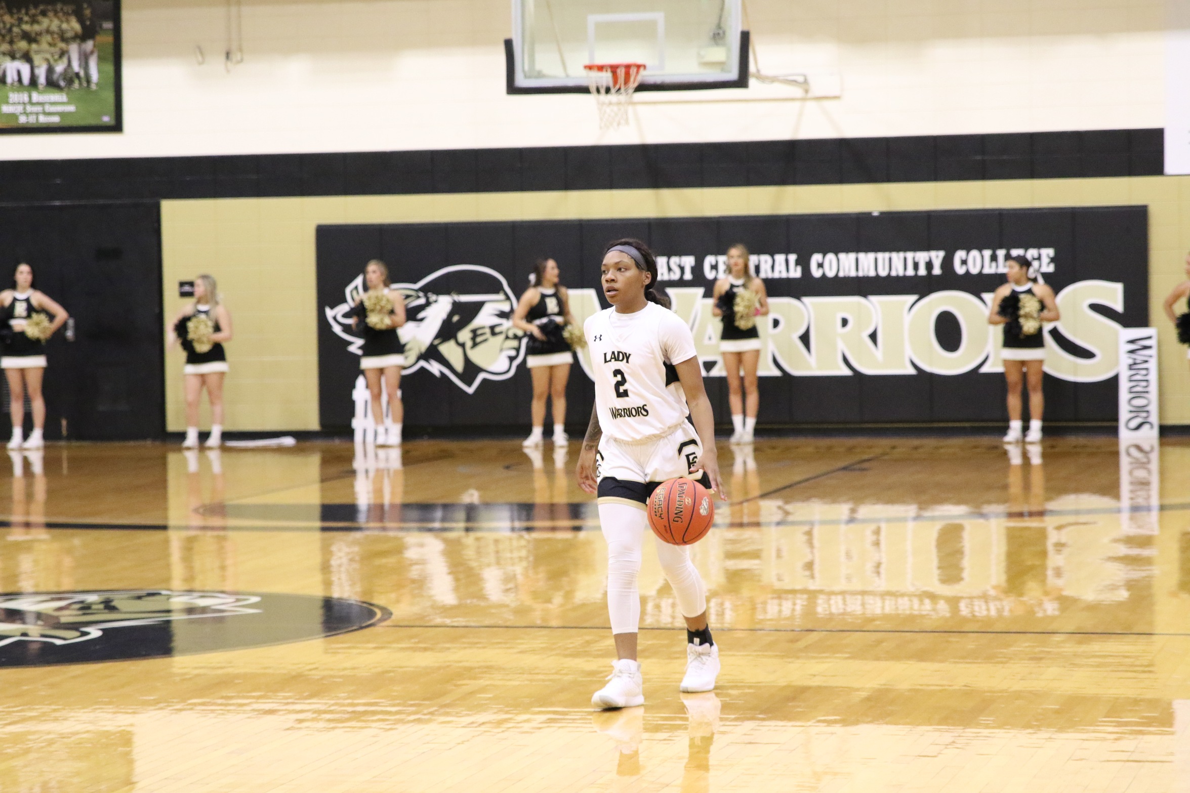 Lady Wolves Top Lady Warriors