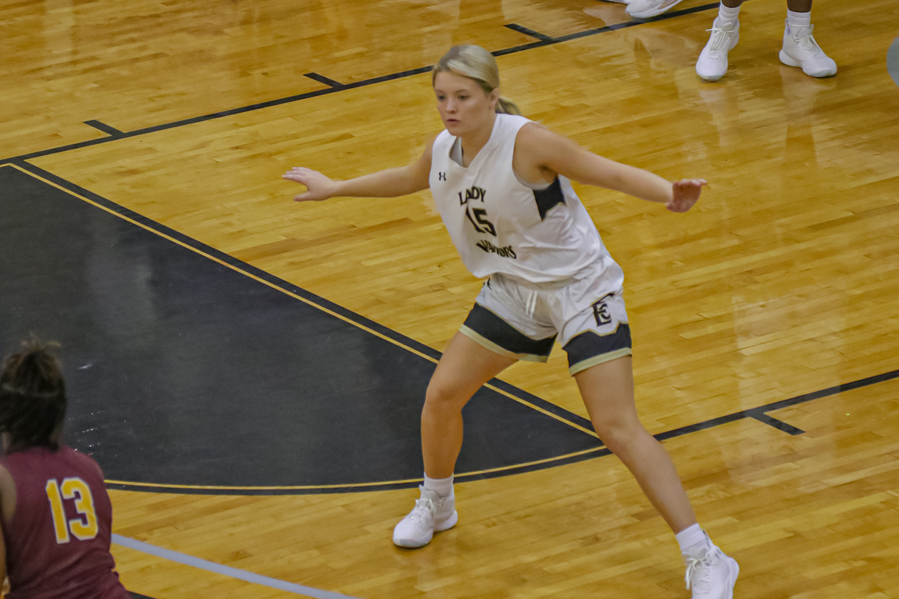 Lady Warriors Go 1-1 on Weekend