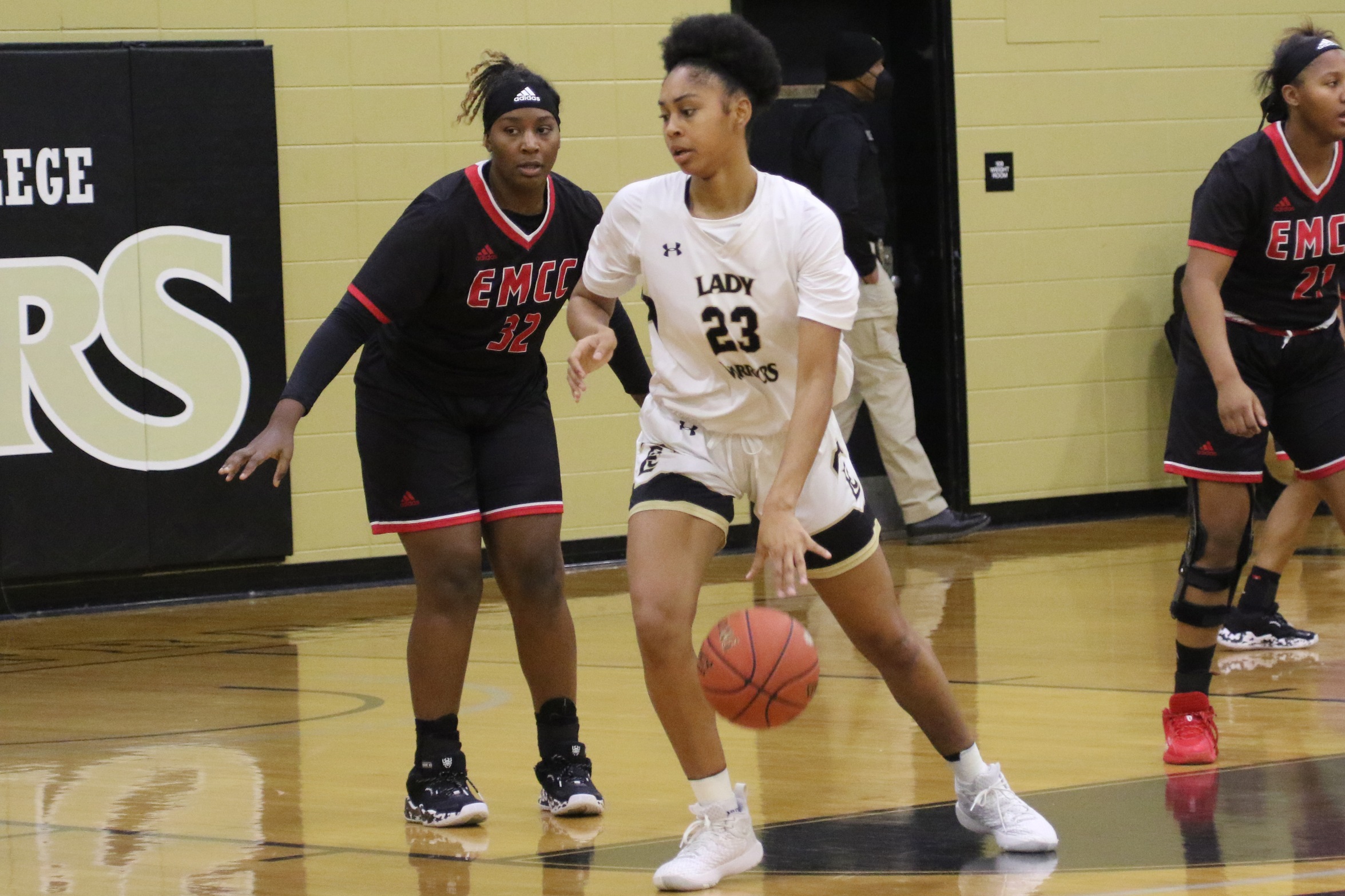 2nd Quarter Push Lifts Lady Warriors to Win