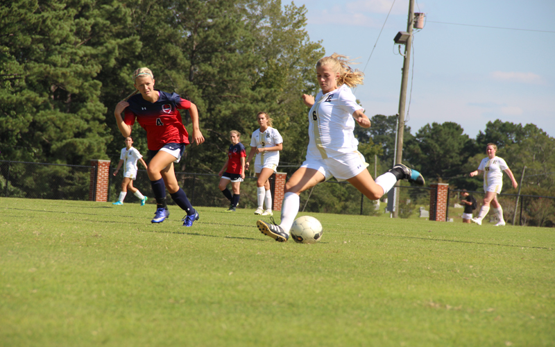 Women's Soccer Falls Late to Itawamba