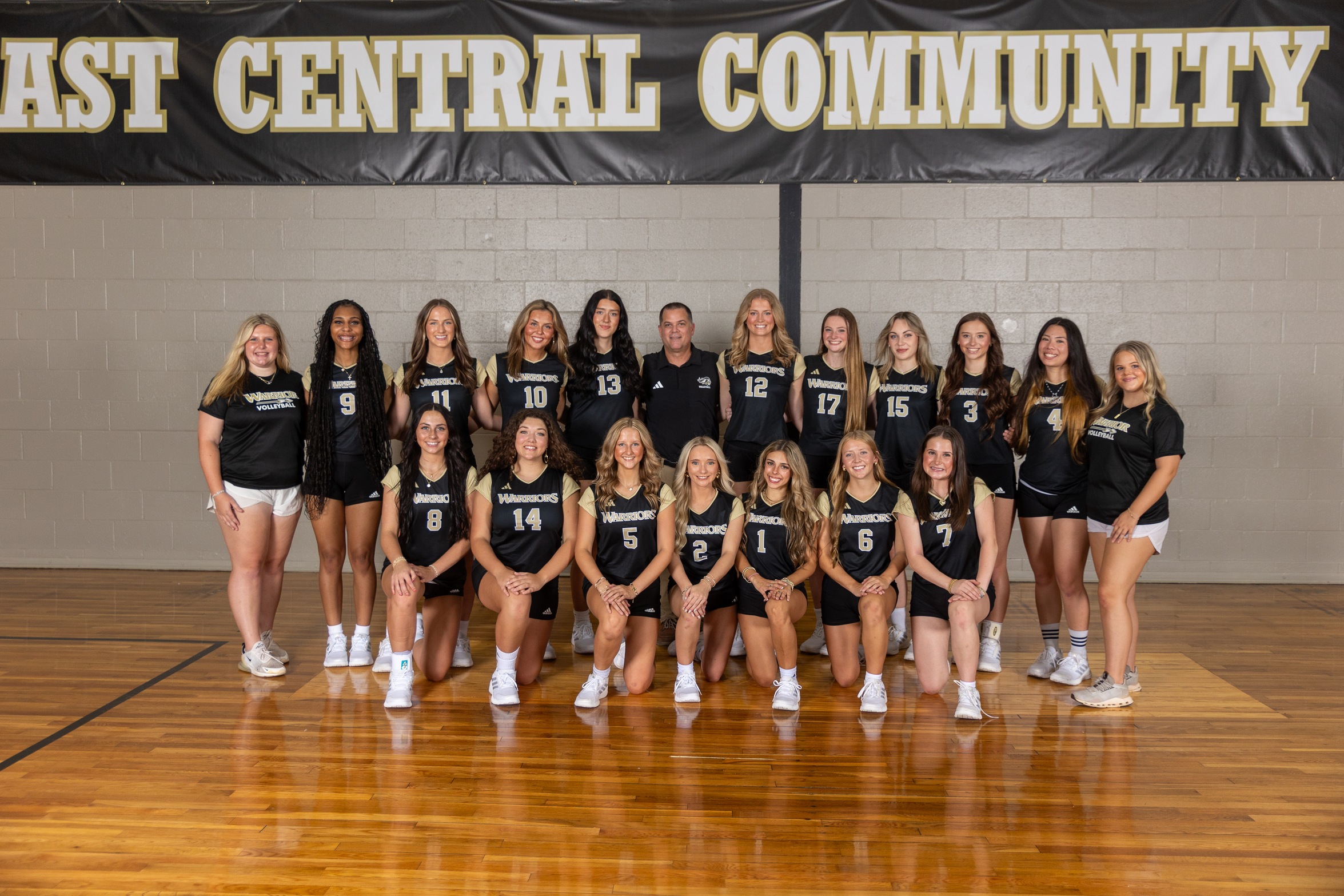 2025 ECCC Volleyball Team. Photo taken by Landon Rutland.